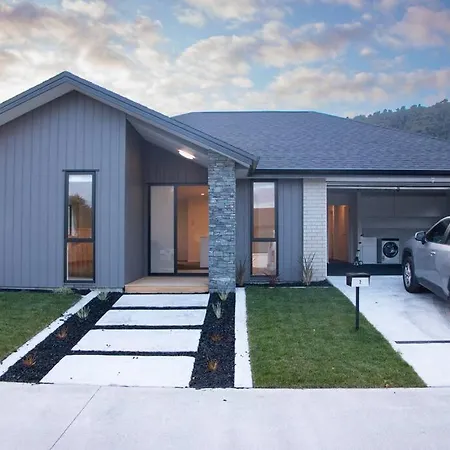 Fabulous 4 Bedrooms House In Rotorua