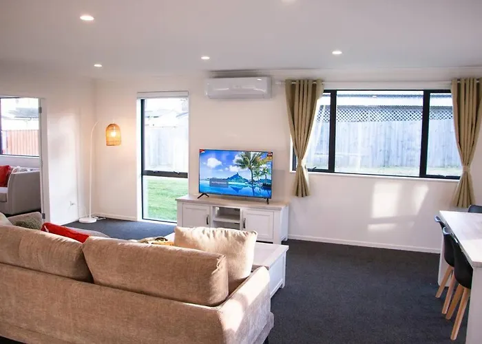 Ferienhaus Fabulous 4 Bedrooms House In