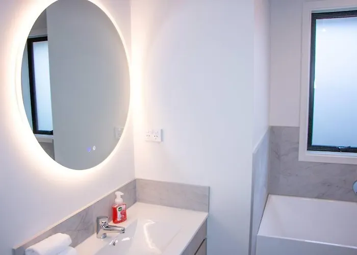 Fabulous 4 Bedrooms House In Ferienhaus *