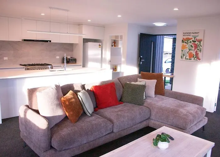 Ferienhaus Fabulous 4 Bedrooms House In