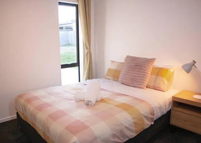 Ferienhaus Fabulous 4 Bedrooms House In *