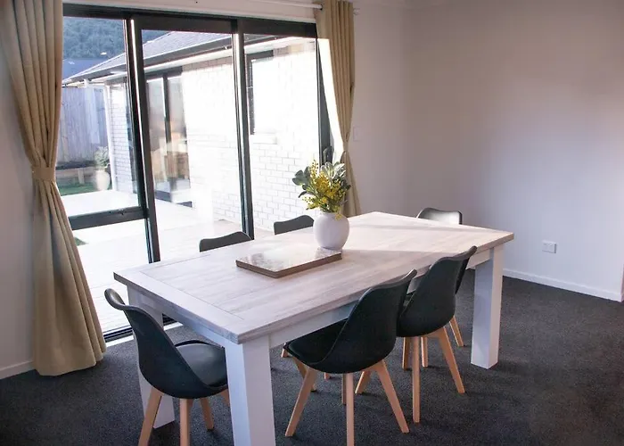 Fabulous 4 Bedrooms House In Ferienhaus