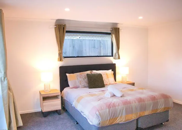 Fabulous 4 Bedrooms House In Ferienhaus *